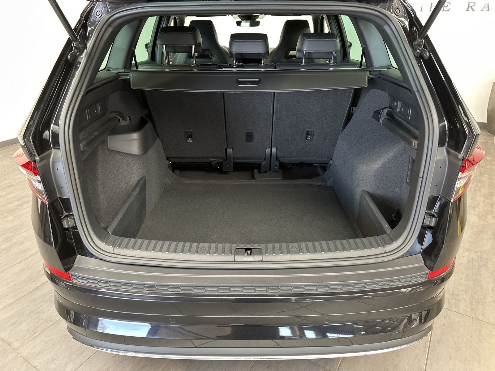 Fahrzeugabbildung SKODA Kodiaq 2.0 TDI 4x4 DSG Sportline NAV+LED+CARPLAY