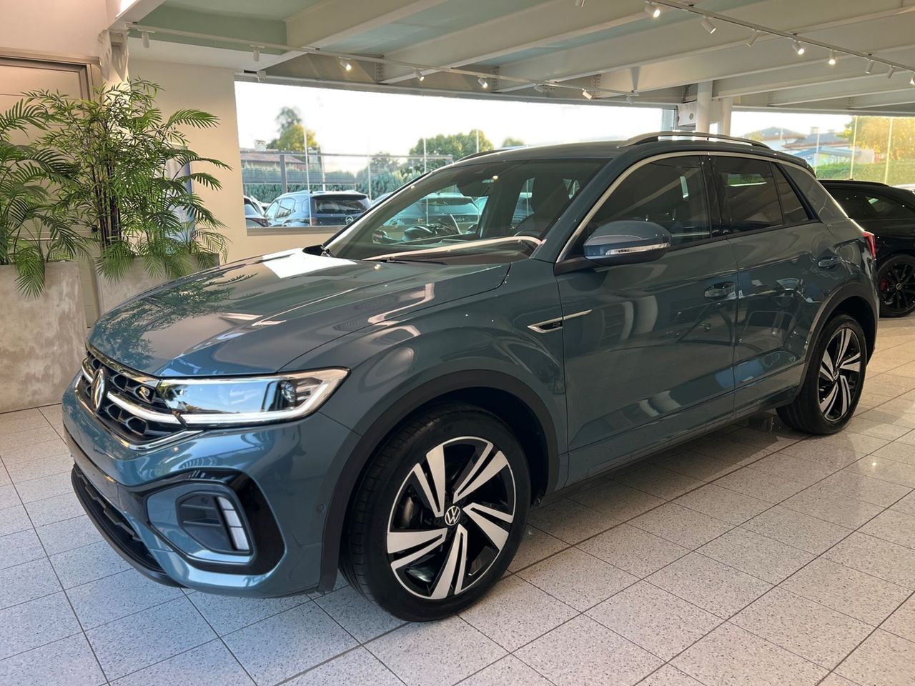 Volkswagen VOLKSWAGEN T-Roc 2022 1.5 tsi R-Line dsg - PARI 