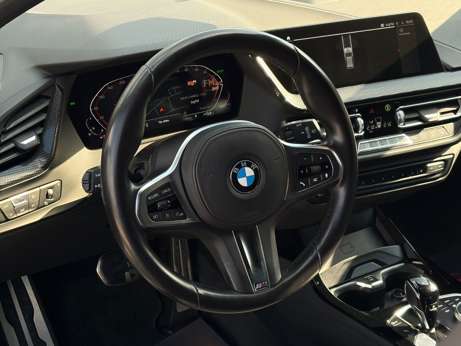 Fahrzeugabbildung BMW 118i M Sport SHZ HiFi Adap. LED PDC TEMP CarPlay