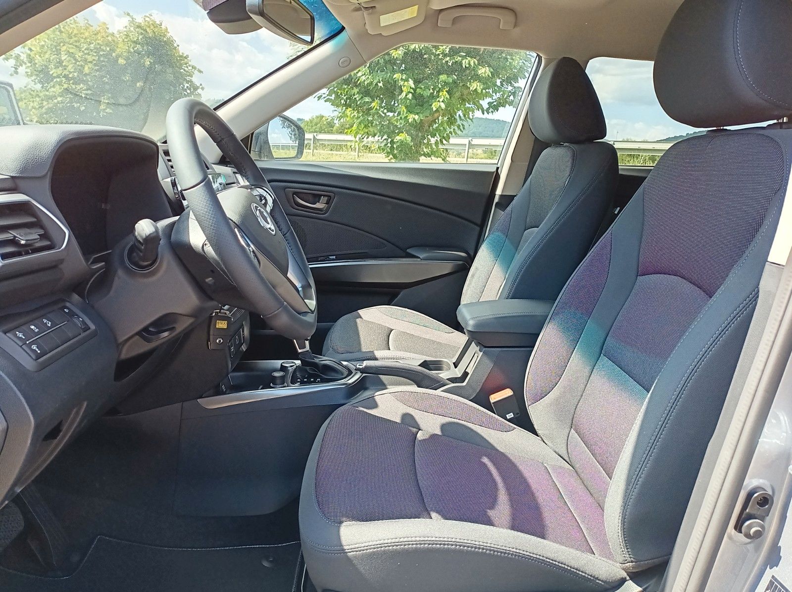 Fahrzeugabbildung KGM TIVOLI 1.5 NOMAD+AUTOMATIK+LM FELGEN+ANDROID++++