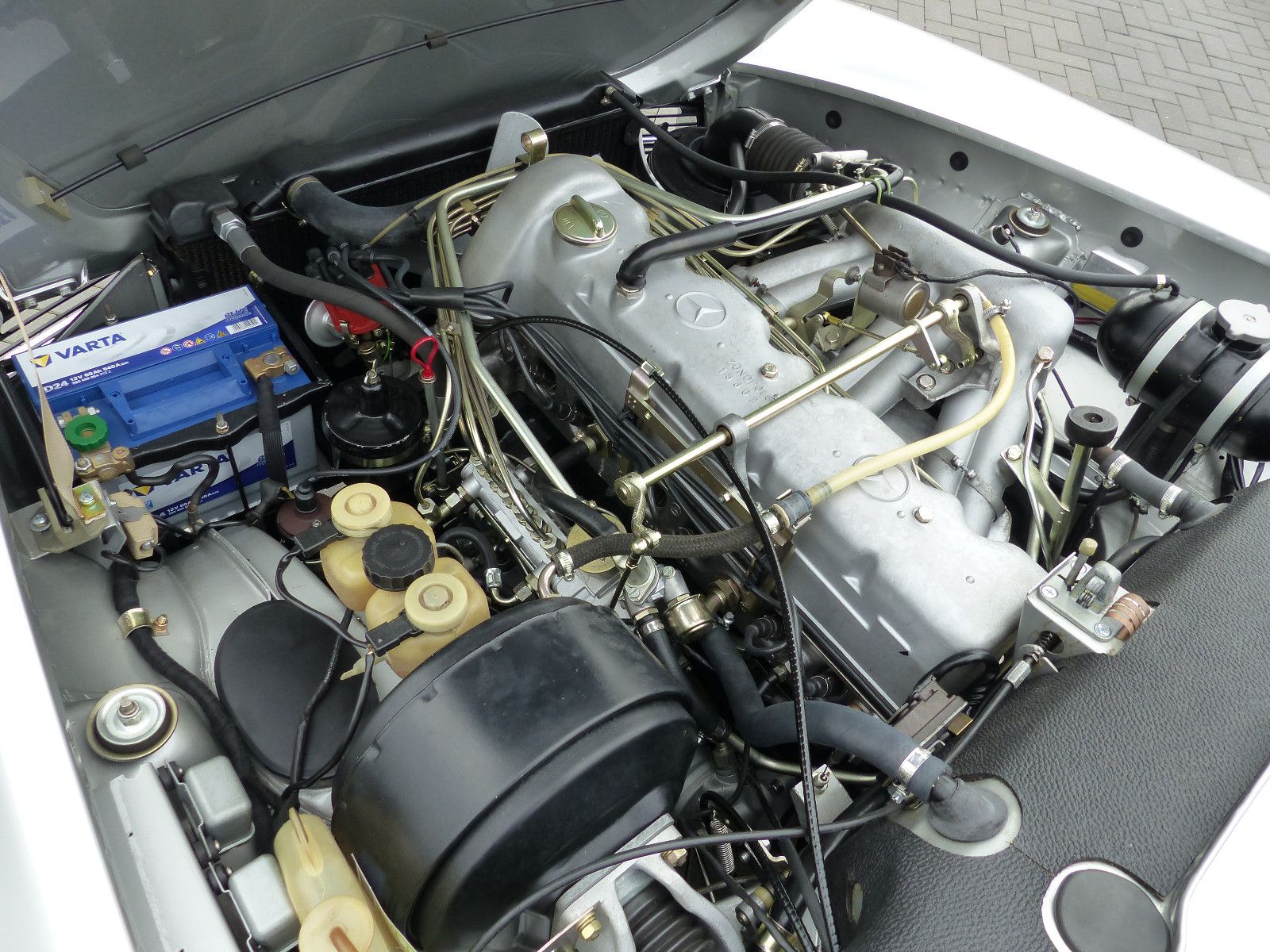 Fahrzeugabbildung Mercedes-Benz 280 SL Pagode