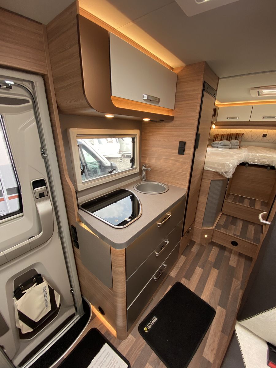 Fahrzeugabbildung Weinsberg CaraCompact MB EDITION PEPPER 640 MEG Automatik