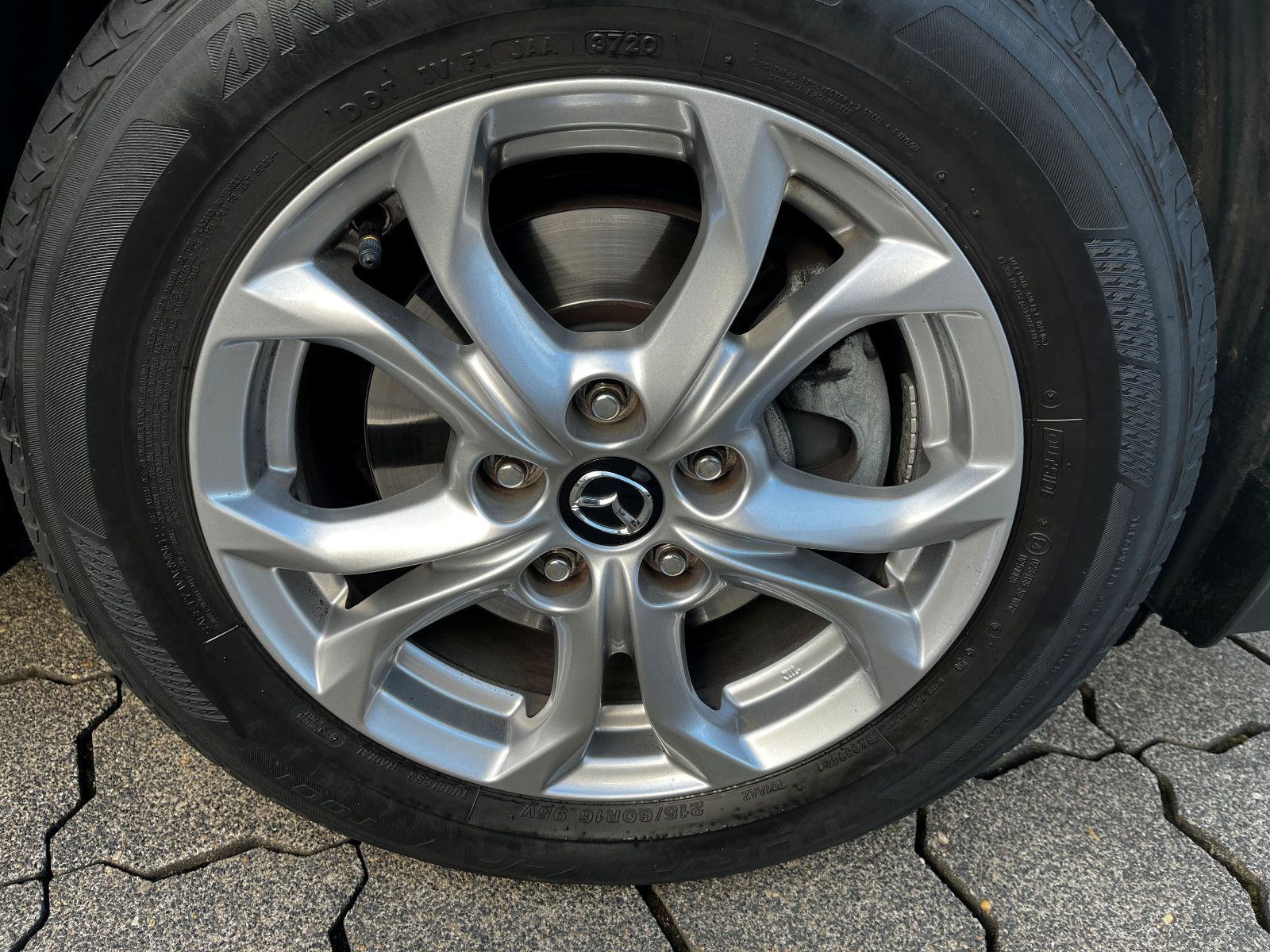 Fahrzeugabbildung Mazda CX-3 2,0 Selection NAV ALU SHZ GRA LED TOTW