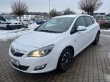 Opel Astra J Lim. 5-trg. 150 Jahre Opel SHZ,Xenon,Kli - Opel Astra 150 jahre mit Benzin-Antrieb