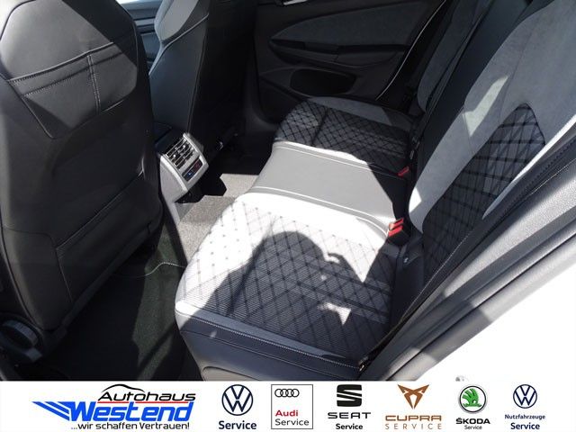 Fahrzeugabbildung Volkswagen Golf Variant R line 1.5l eTSI 110kW DSG AHK LED