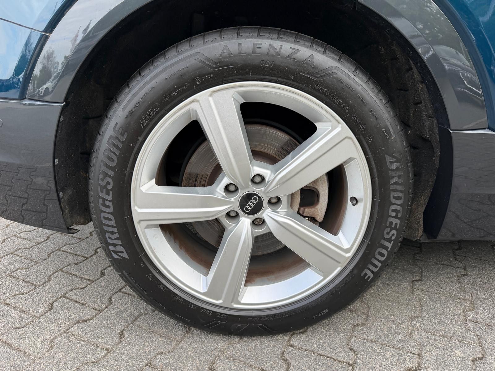 Fahrzeugabbildung Audi e-tron 50 QUATT S LINE 20"+LEDER+LUFT+ACC+KAM+