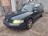 Volkswagen VW Passat 3 B Variant 155 Tkm . Scheckheft... - Volkswagen Passat aus 1998: Kombi
