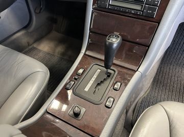 Mercedes E 300 - 12