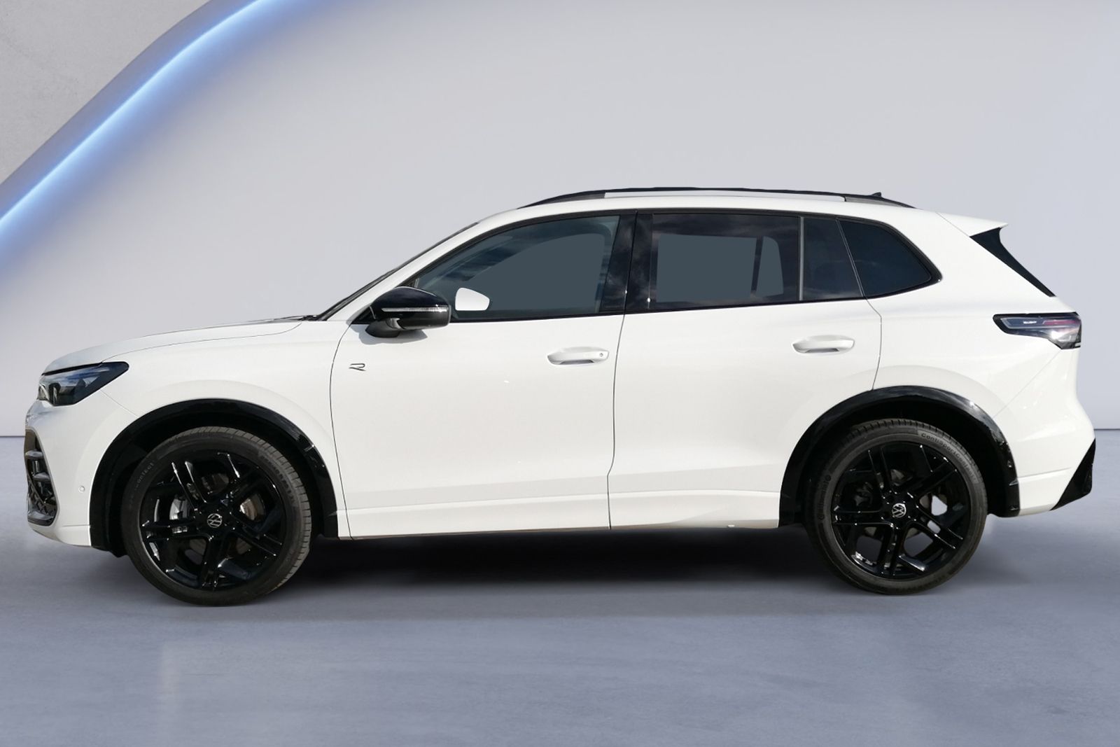 Tiguan 2.0 TDI DSG R-Line AHK+STHZ+PANO+MATRIX+