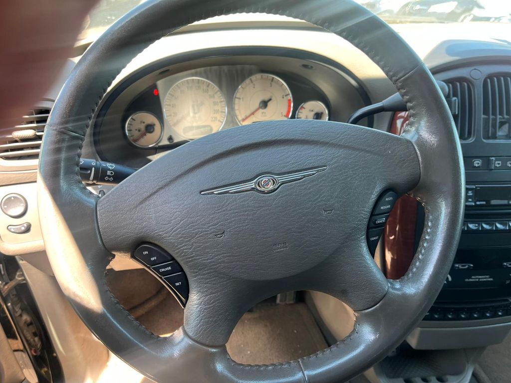 CHRYSLER Grand Voyager 2.8 CRD 7-Sitze Autom.2-Hand - Bild 7