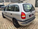 Opel Zafira 1.8 16V Elegance - Opel Zafira aus 2002: Elegance