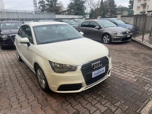 Audi AUDI A1 1.6 TDI 105 CV Attraction