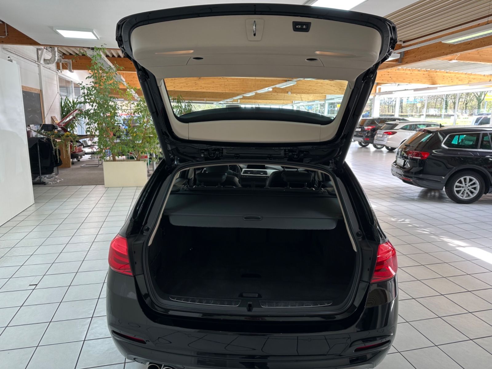 Fahrzeugabbildung BMW 320d *Navi*Automatik*Sitzheizung*