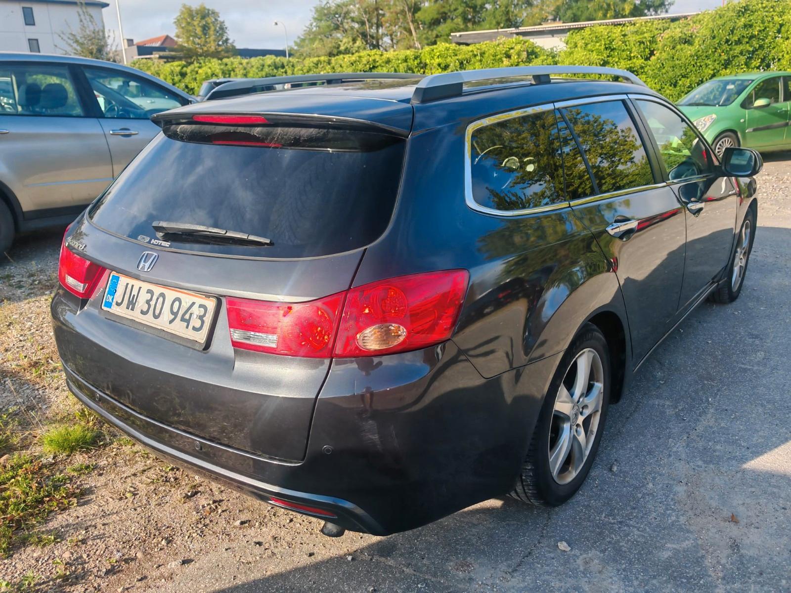 Honda Accord 2012 — interior