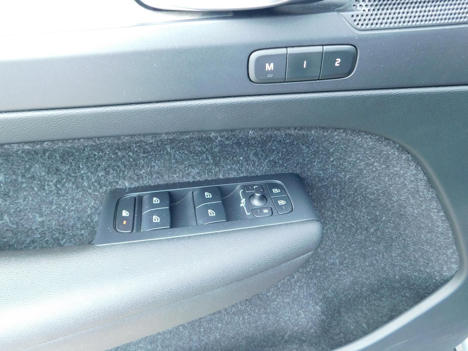 Fahrzeugabbildung Volvo XC40 D3 Momentum Pro