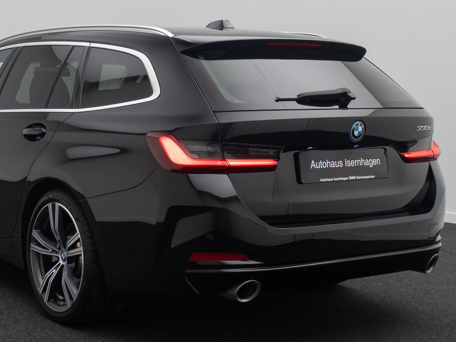 Fahrzeugabbildung BMW 330e Panorama DAB CockPit+ Widscreen PDC 19Zoll
