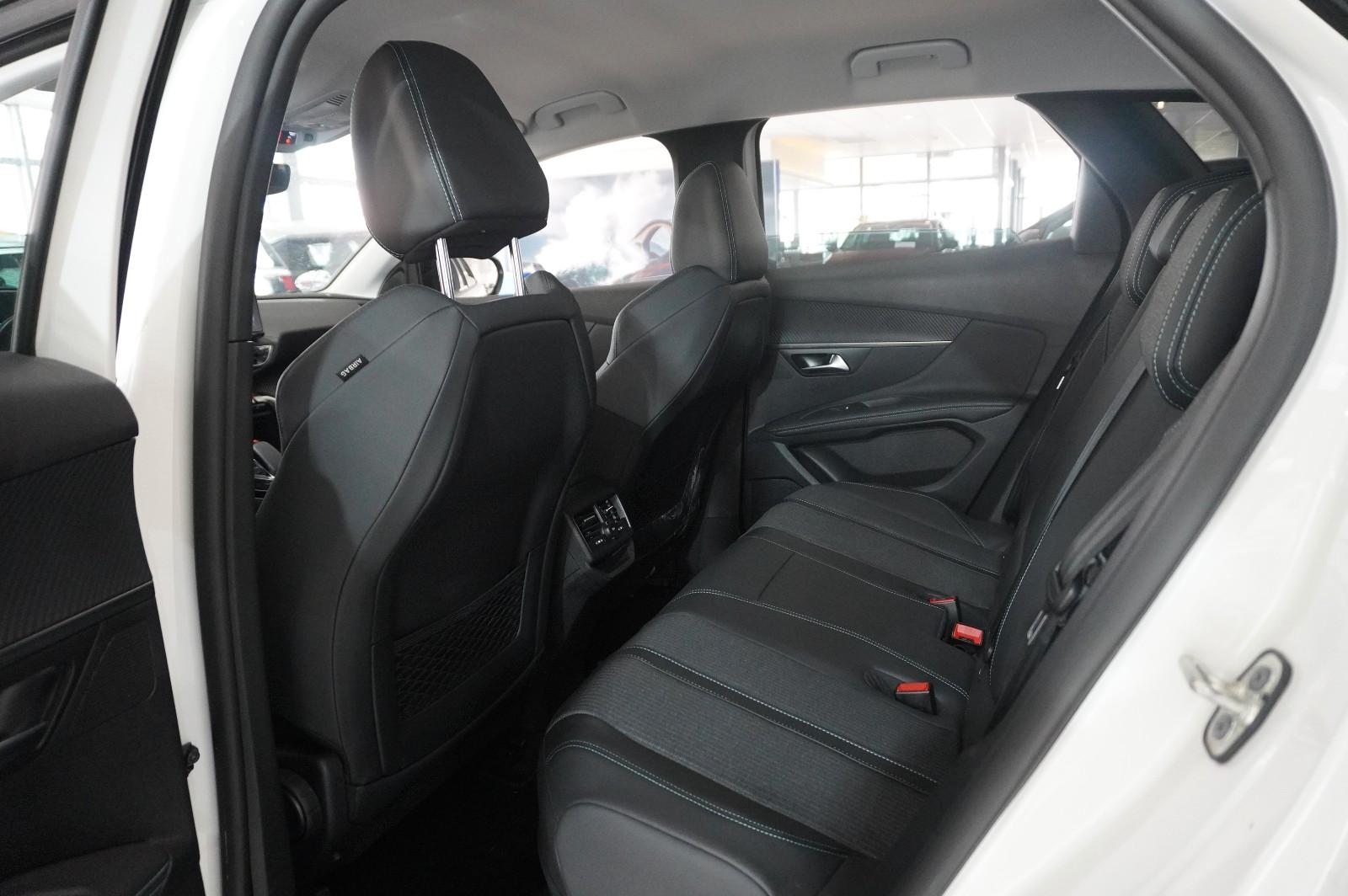 Peugeot 3008 Hybrid PHEV ALLURE NAVI/LED/KAMERA/SHZ/AHK