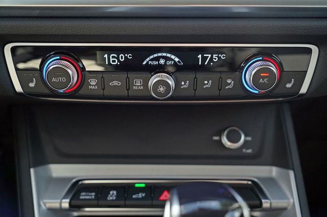 Q3 45 TFSI e NAVI+ VIRTUAL COCKPIT