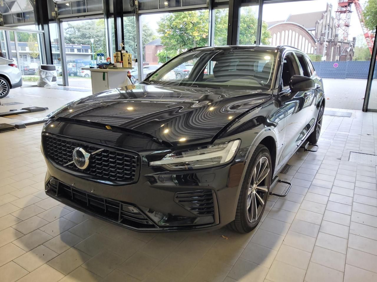 Volvo V60 T8 Recharge PLUS DARK AHK+FAP+MET+MEMORY+ imagem 2