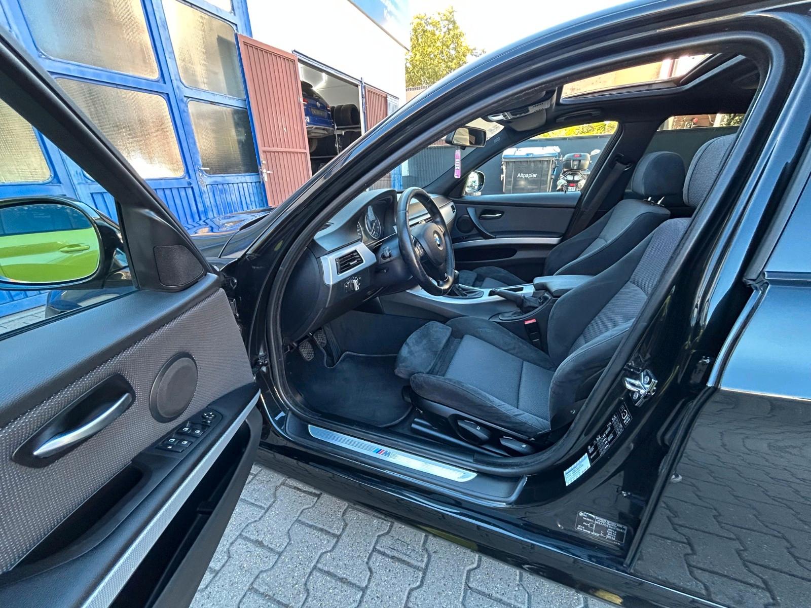 BMW 320i 2.0 170ch PACK M BVM Shadow line Sièges sport Toit ouvrant - 2EME MAIN