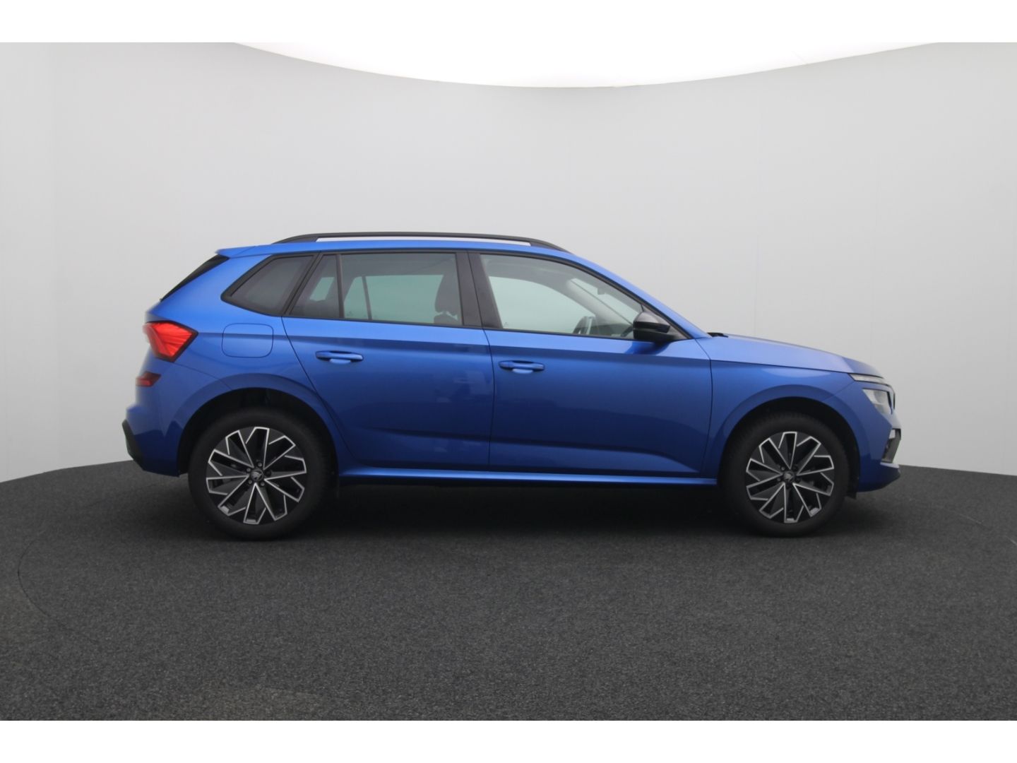 Fahrzeugabbildung SKODA Kamiq 1.0 Selection Kamera SHZ Einparkhilfe vorn
