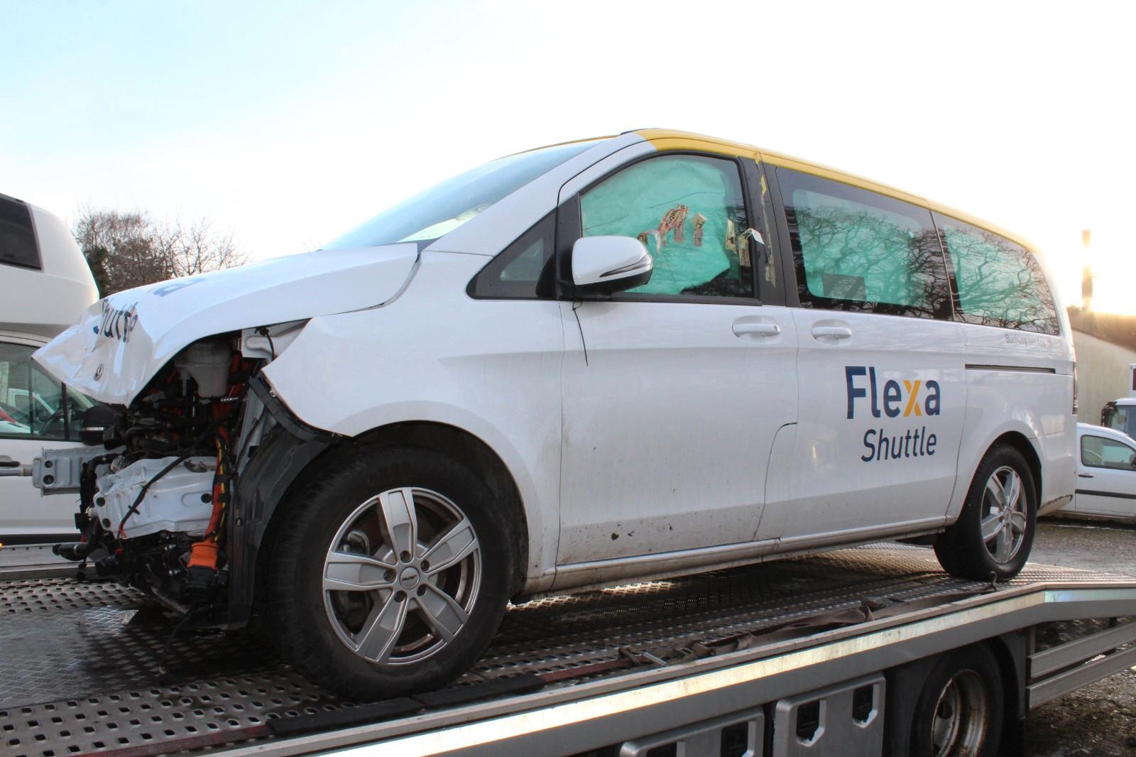 Mercedes-Benz EQV 300 FWD lang — Unfallfahrzeug