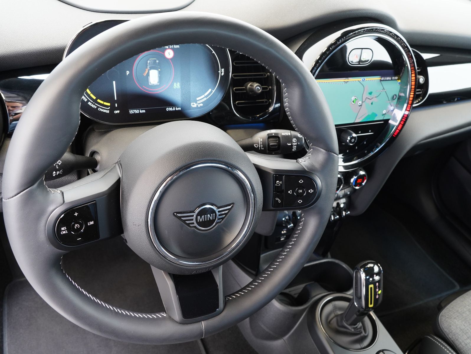 Fahrzeugabbildung MINI Cooper SE Classic Trim YOURS/LED/NAVI/WÄRMEPUMPE