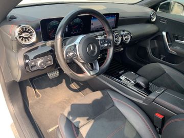 Bild 10 Mercedes-Benz CLA 200 Shooting Brake AMG Automatik MBUX
