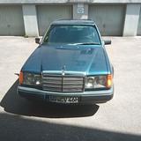 Mercedes-Benz 260 - Mercedes-Benz 260 mit Benzin-Antrieb