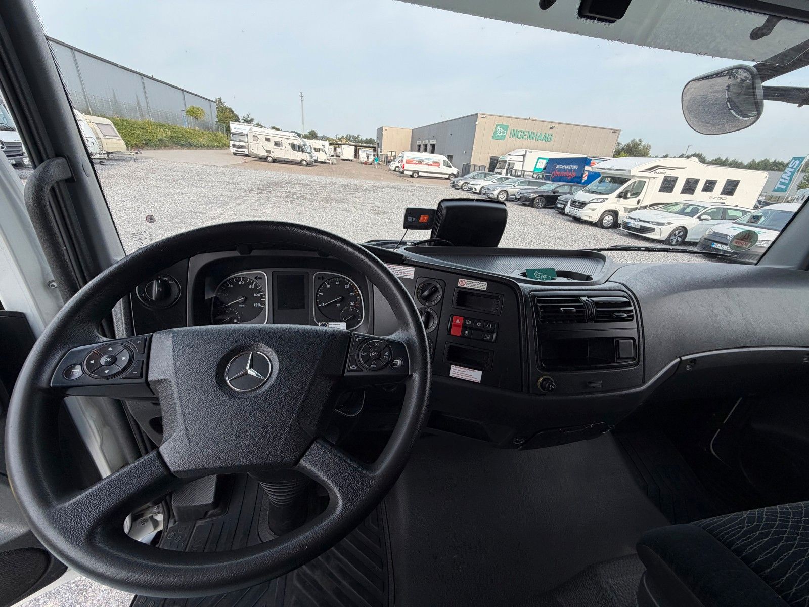 Fahrzeugabbildung Mercedes-Benz Atego 818 L Koffer LBW Klima Automatic