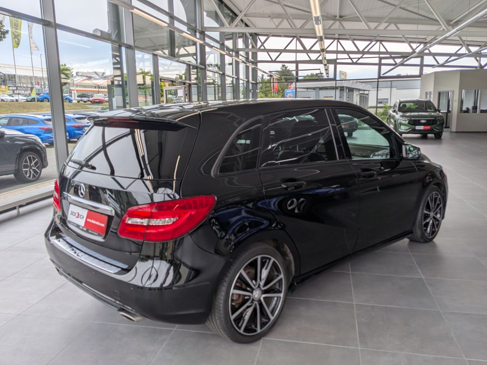 Fahrzeugabbildung Mercedes-Benz B 200 CDI Bi-Xenon Night-Paket PDC SHz Leder 18"
