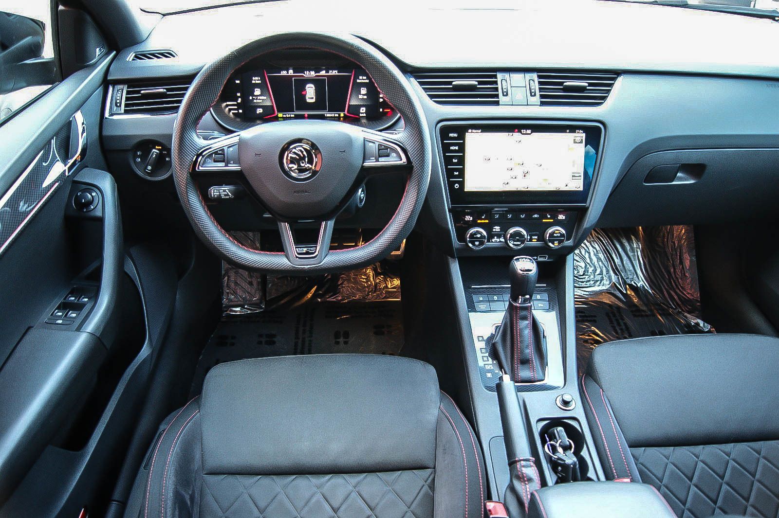 Fahrzeugabbildung SKODA Octavia Combi RS 245 VIRTUAL STANDHEIZUNG ACC DC