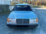 Mercedes-Benz Mercedes Benz 230 E Oldtimer - Mercedes-Benz E 230 von privat
