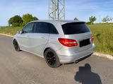 Mercedes-Benz B 180 - - Mercedes-Benz B 180 in Stuttgart
