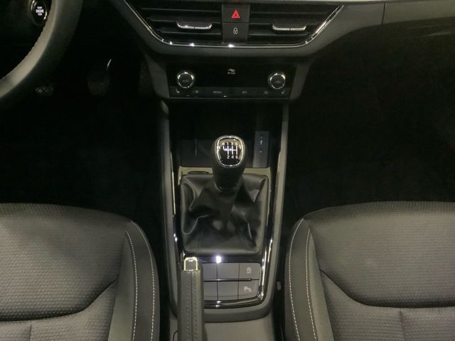 Kamiq Tour 1,5 TSI NAVI PDC KLIMAAUTO SH ALU