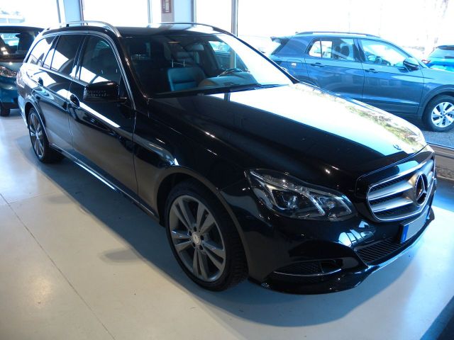 Mercedes-Benz Mercedes-benz E 220 E 220 BlueTEC S.W. Automatic