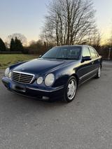 Mercedes-Benz Mercedes W210 E430  V8 top Zustand sehr ge... - Mercedes-Benz E 430 in Duisburg