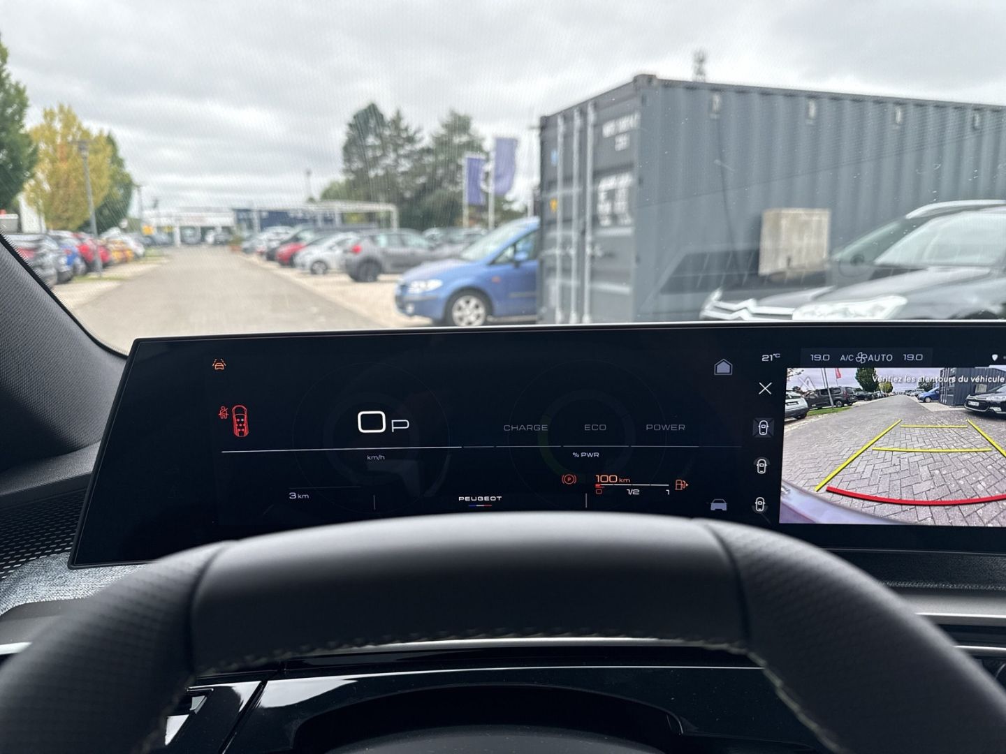 Fahrzeugabbildung Peugeot 5008 GT HYBRID 145 e-DSC6 AHK-abn. Navi LED ACC