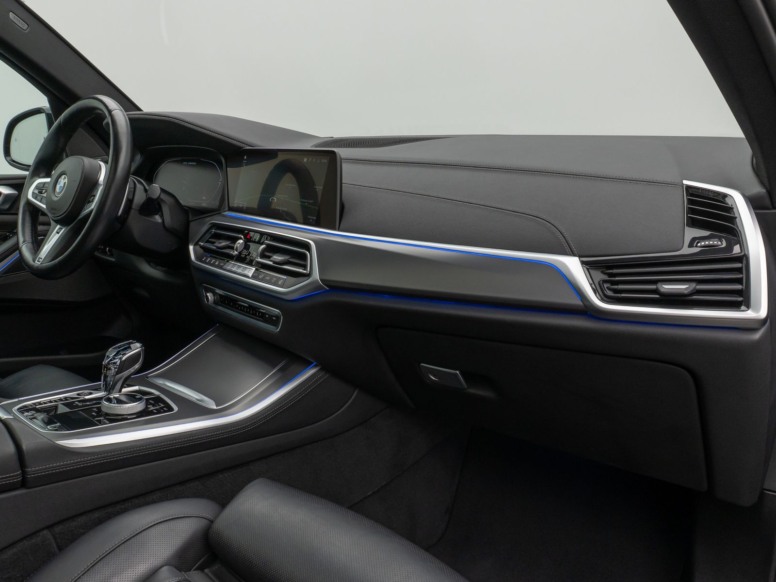 Fahrzeugabbildung BMW X5 M50i Panorama 360° Laser HUD H/K Individual