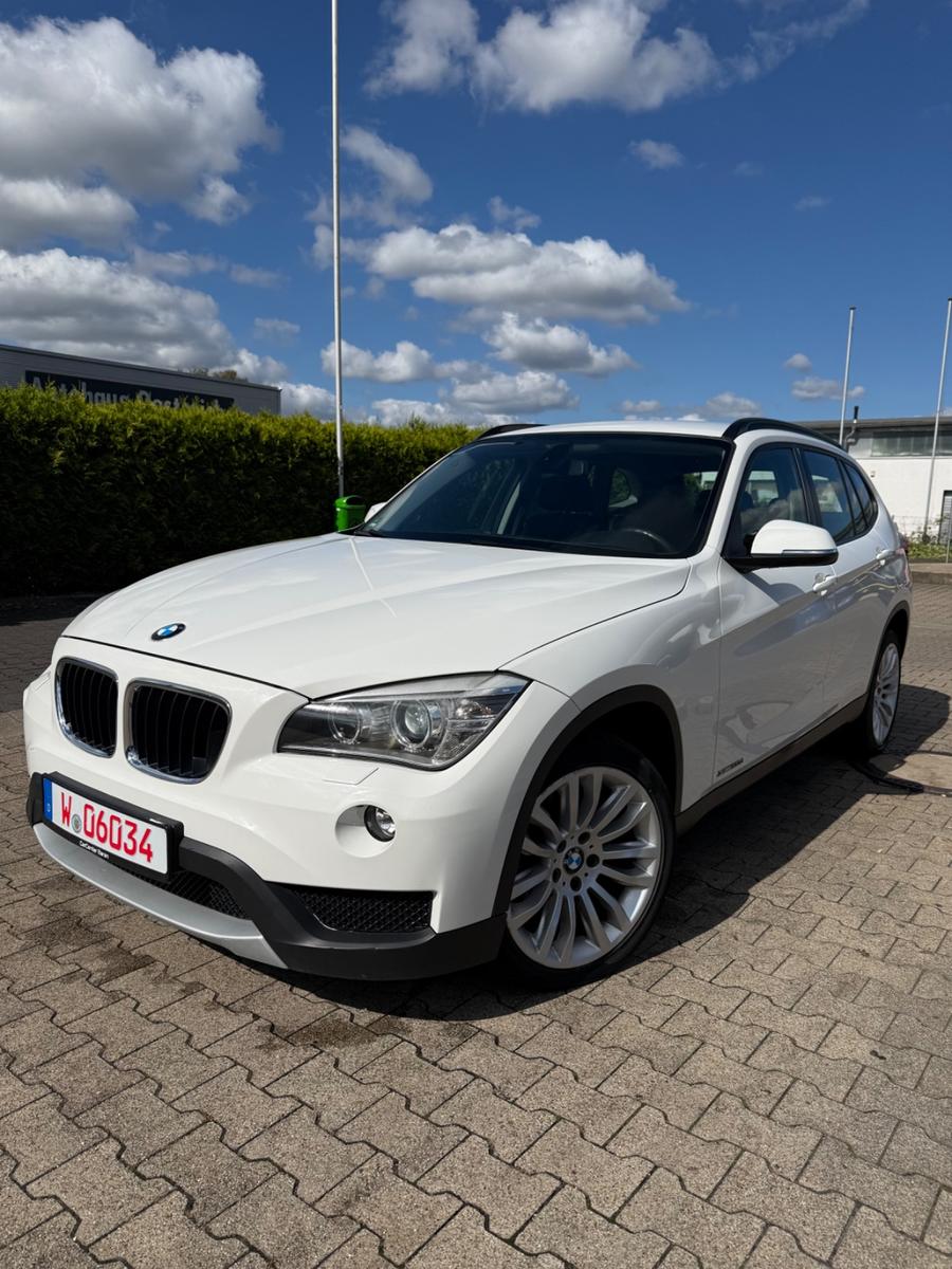 BMW X1 xDrive 20d AHK NAVI PDC ALU
