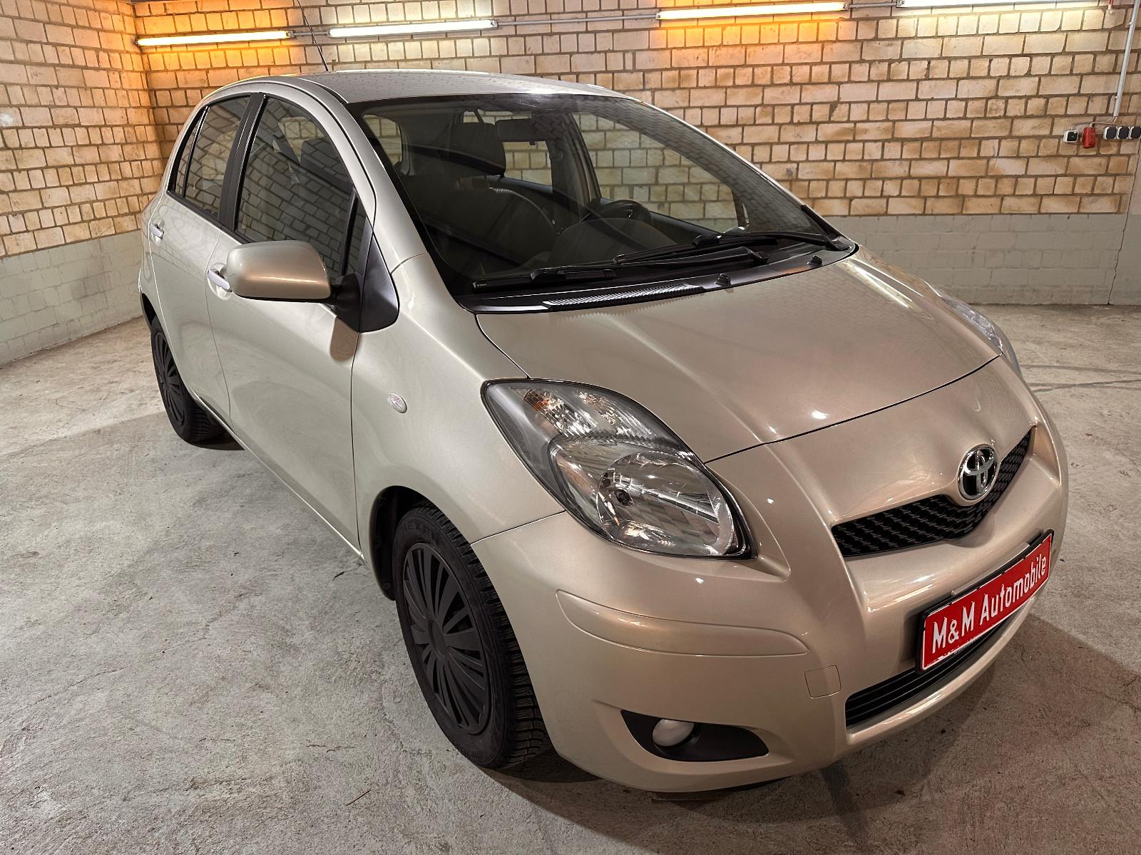 Toyota Yaris Life 1.3 Navi Klimaaut PDC el.FH 5-Türer