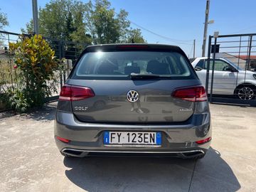 Volkswagen Golf - 10