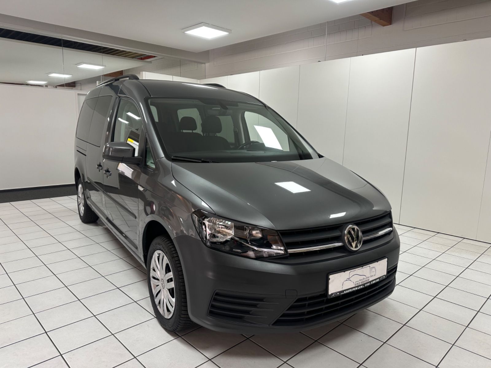 Fahrzeugabbildung Volkswagen Caddy PKW Maxi Trendline BMT *110KW, AHK*