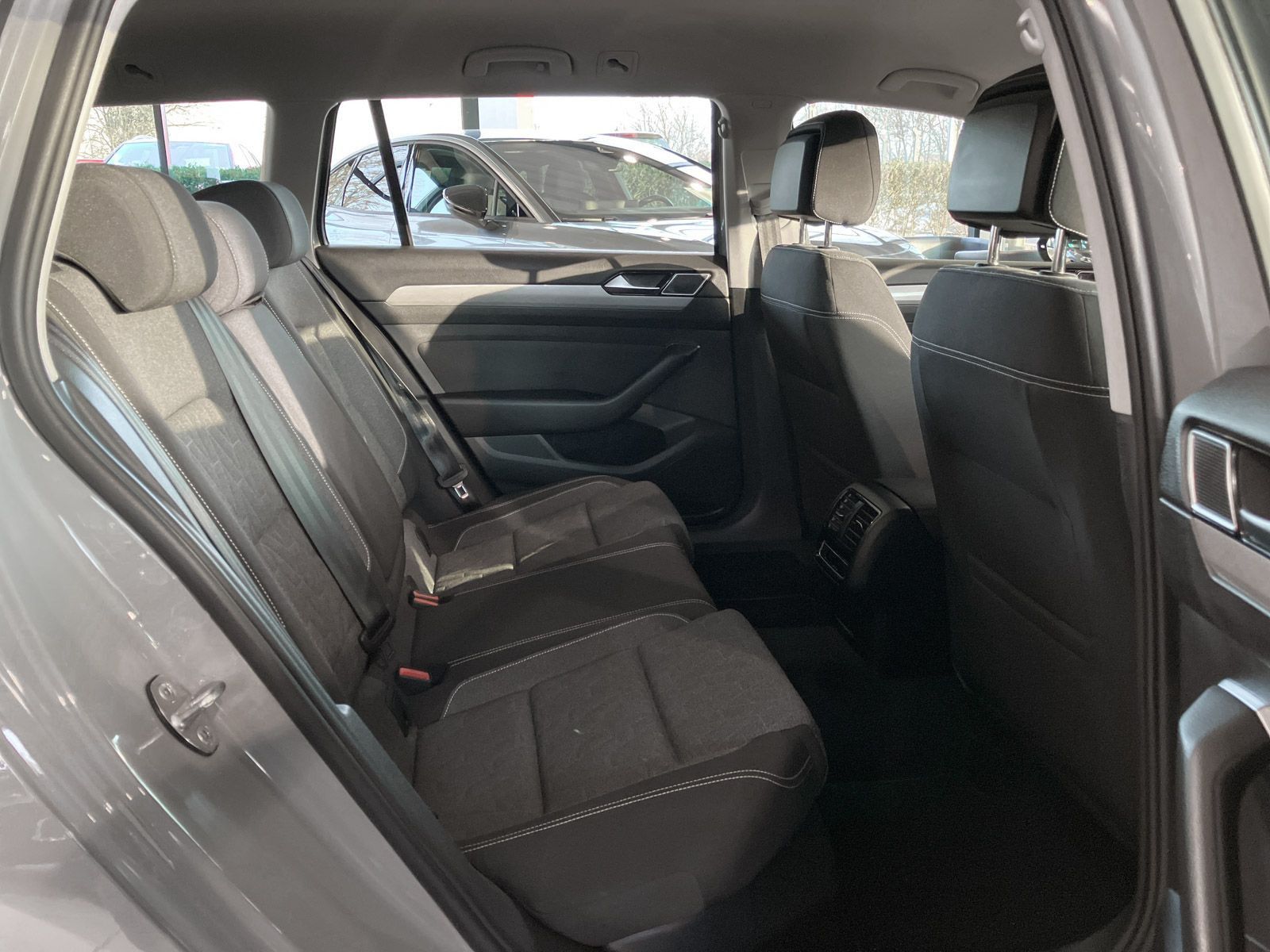 Volkswagen Passat - Bild 13