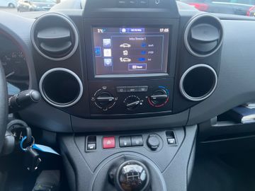 Fahrzeugabbildung Peugeot Partner L2 Premium 1.6 Blue HDI AHK PDC Klima