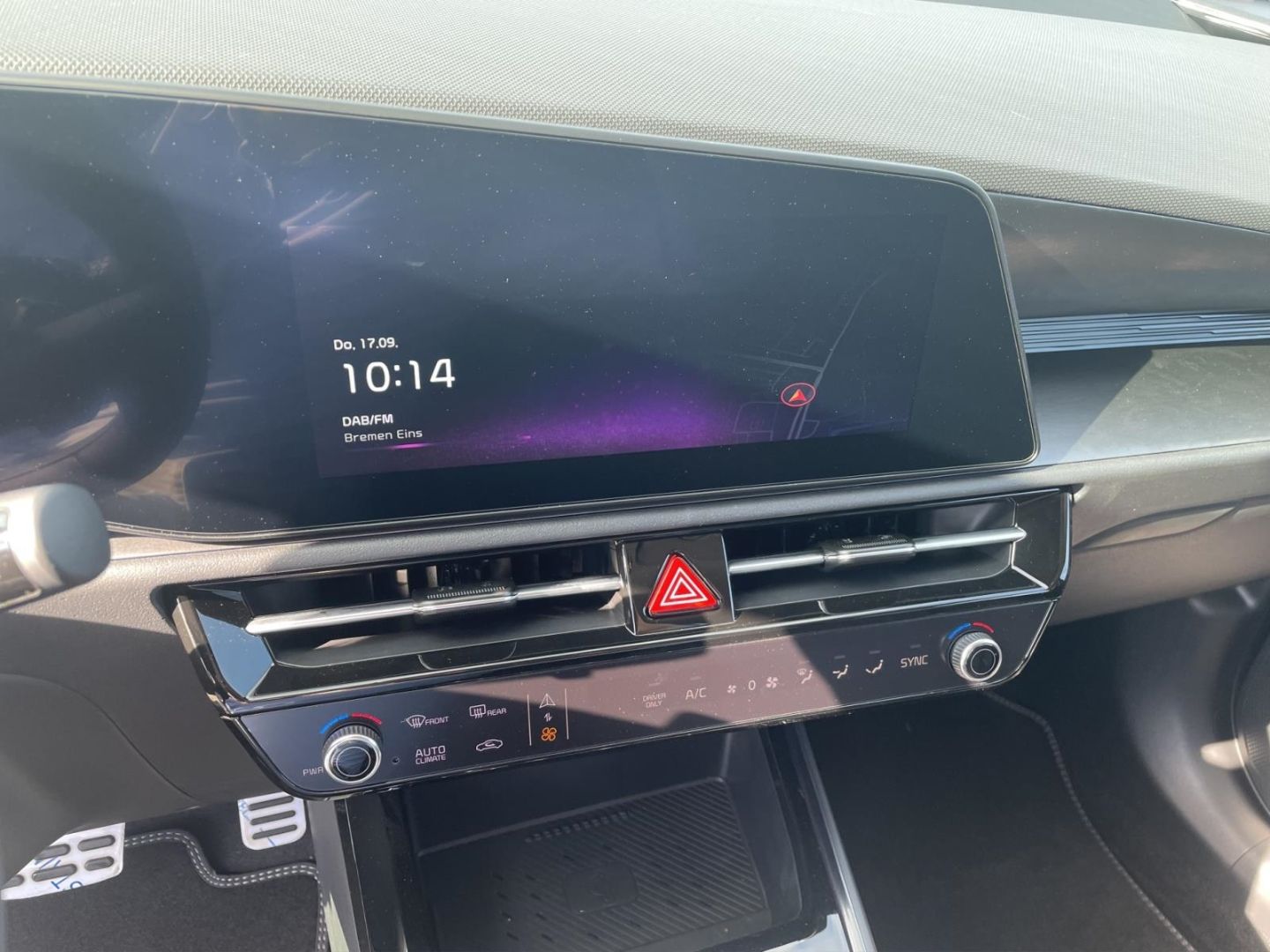 Fahrzeugabbildung Kia Niro Hybrid Spirit Sitzkühlung SpurhalteASS DAB