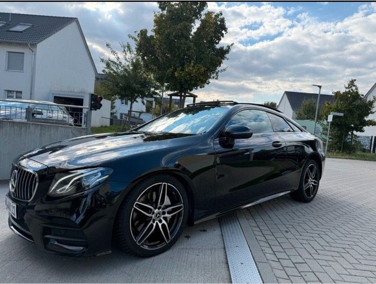 Image of Mercedes-Benz E 300