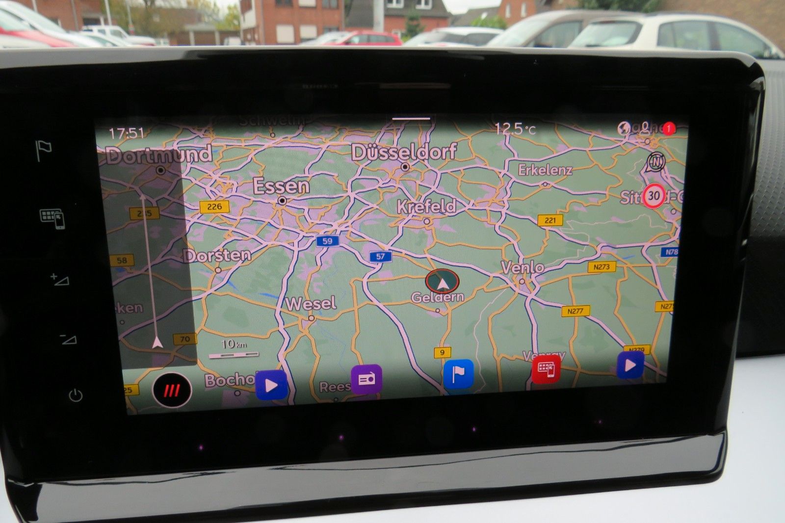 Fahrzeugabbildung SEAT Arona FR DSG NAVI SITZH. KAMERA ACC ASSISTENT-PA