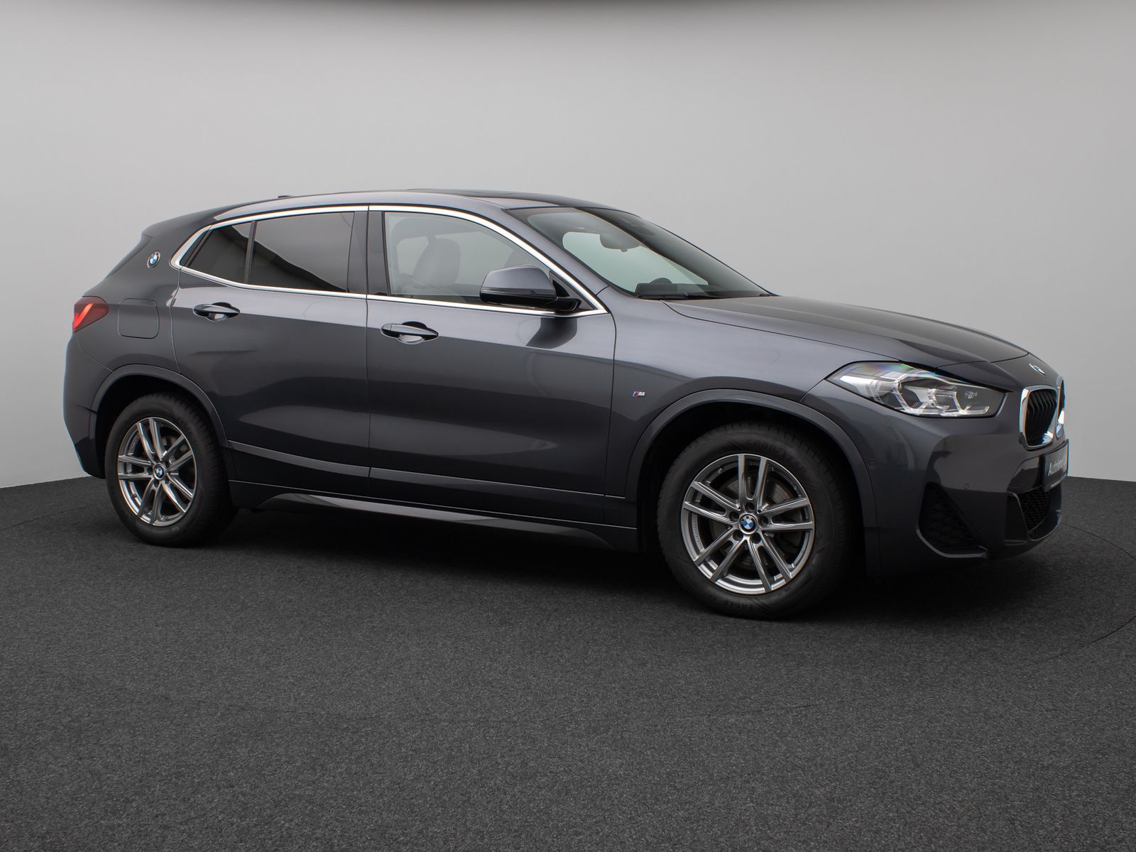 Fahrzeugabbildung BMW X2 xD20d M Sport Panorama Kamera HUD DAB Komfort