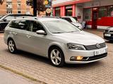 Volkswagen Passat Variant Highline BlueMotion. Leder. Navi - Volkswagen Passat Variant: Bluemotion